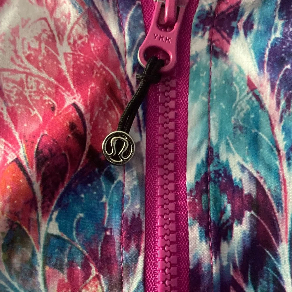 Lululemon Sz 4 Vibrant Pink Multicolor Zip-Up Jacket activewear